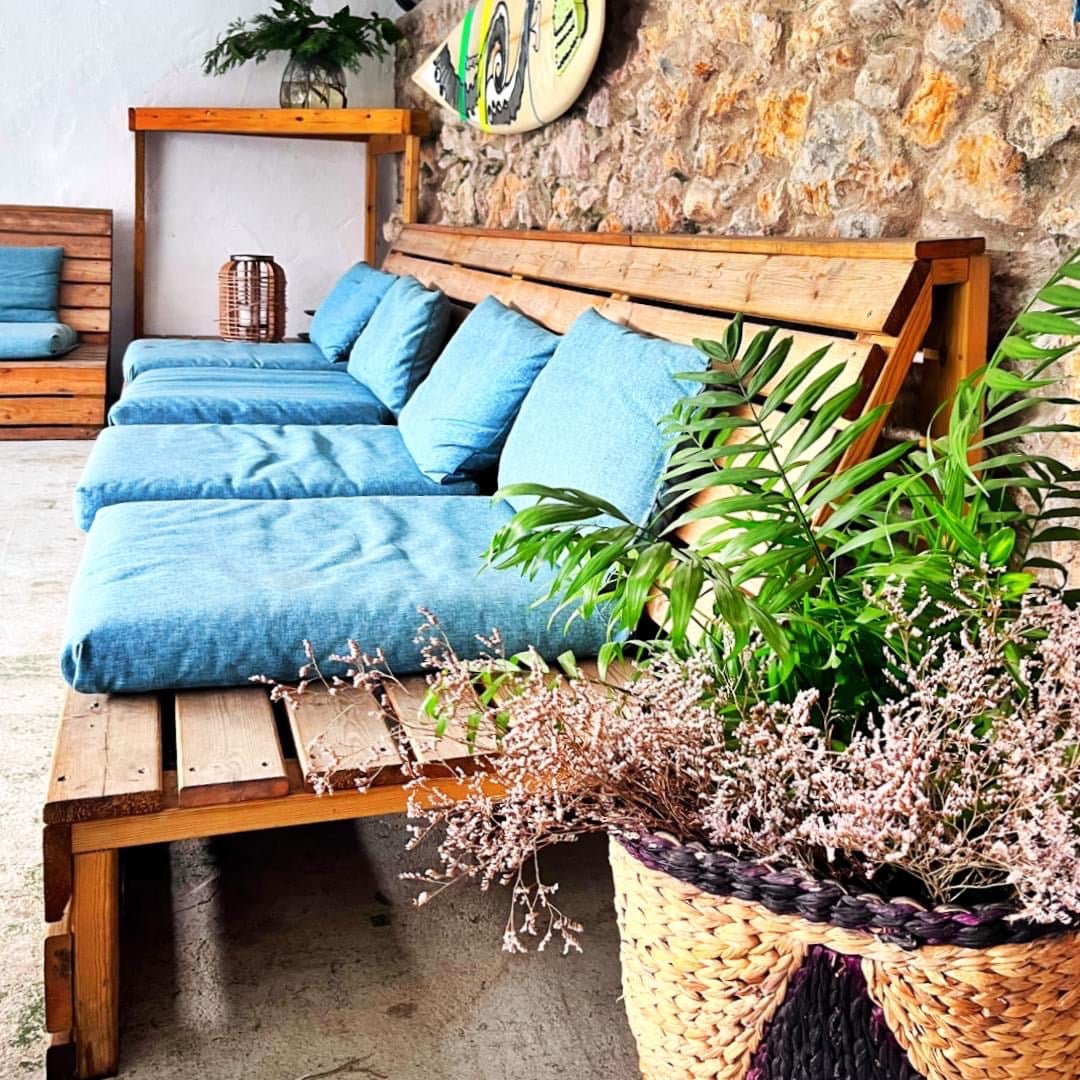 detalle chill out zona exterior surf house
