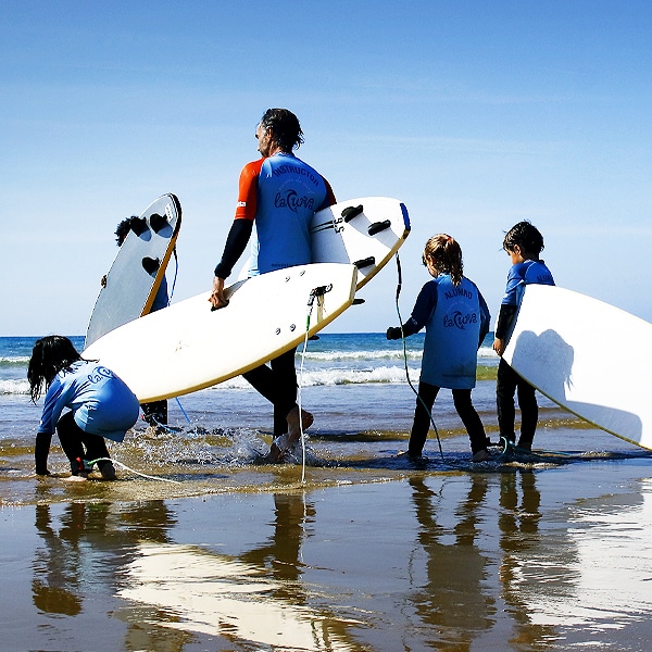 Escuela de surfing Cantabria - La Curva