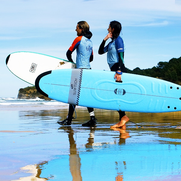 Clases particulares de nuestro curso de surf en la playa de Loredo - La Curva