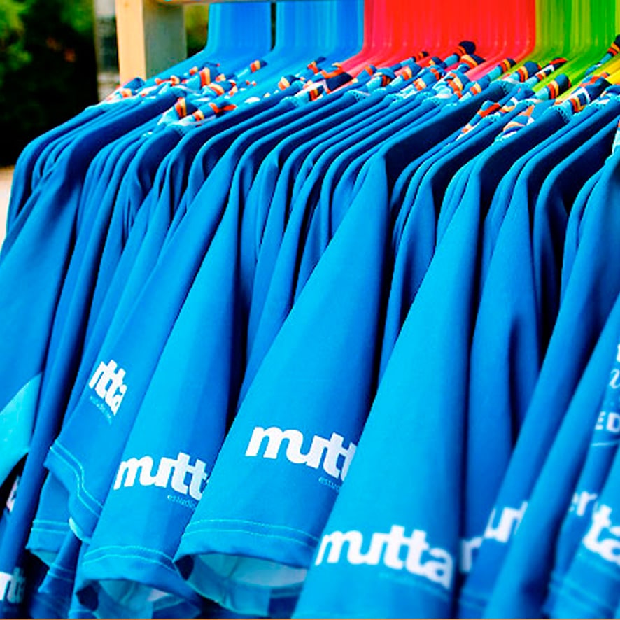 Licras de identificacion para los participantes de nuestro curso de surf - La Curva